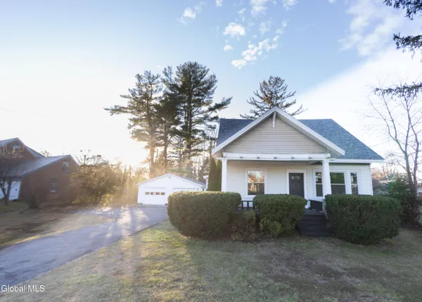 $291,900 | 1941 Helderberg Avenue, Rotterdam, NY 12306