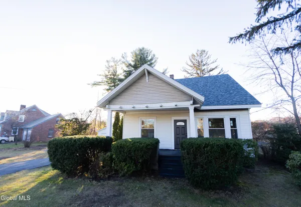 $291,900 | 1941 Helderberg Avenue, Rotterdam, NY 12306
