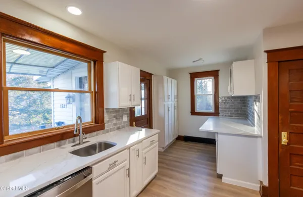 $291,900 | 1941 Helderberg Avenue, Rotterdam, NY 12306