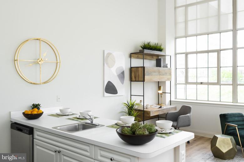 2121-41 Market Street, Unit 624 Philadelphia, PA 19103 - Photo 3 of 24