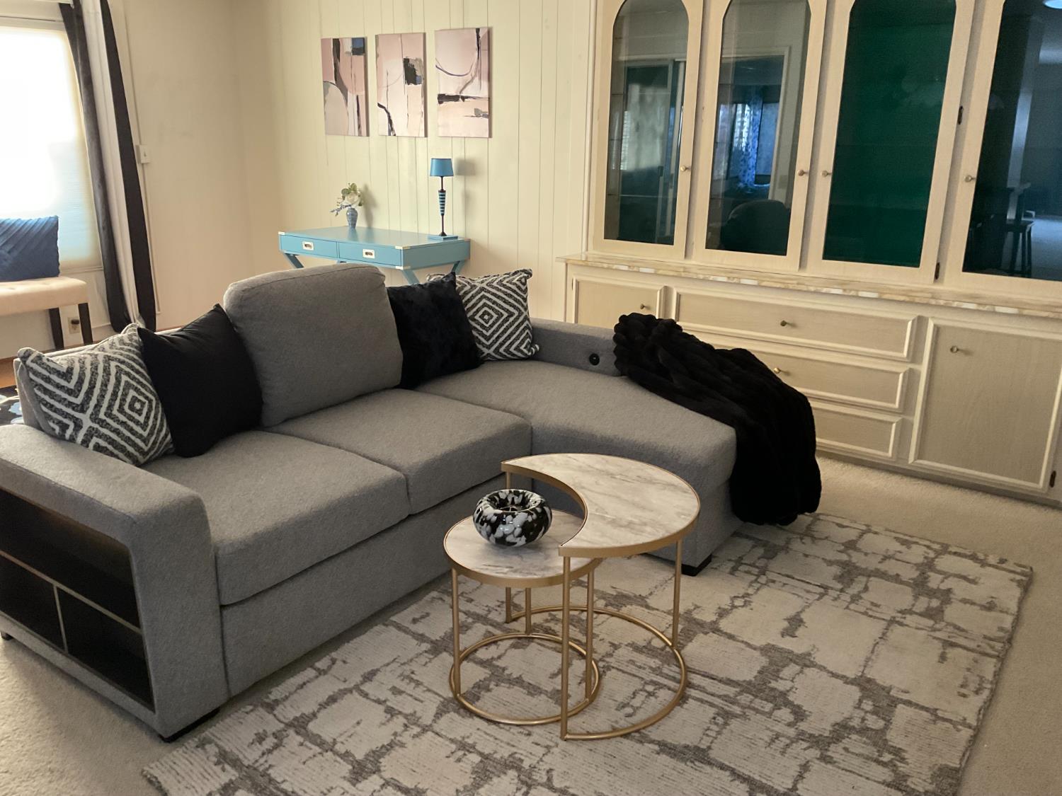 10124 Hidden Springs Drive Grass Valley, CA 95949 - Photo 12 of 27 a living room with furniture and a window