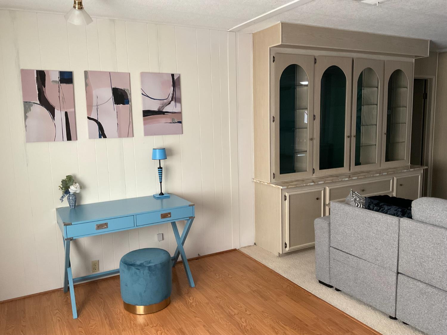 10124 Hidden Springs Drive Grass Valley, CA 95949 - Photo 14 of 27 a dining room with furniture