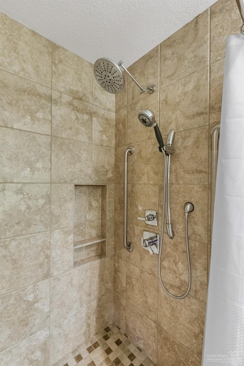 20372 Strawline Road Bend, OR 97702 - Photo 17 of 23 Additional Photo
