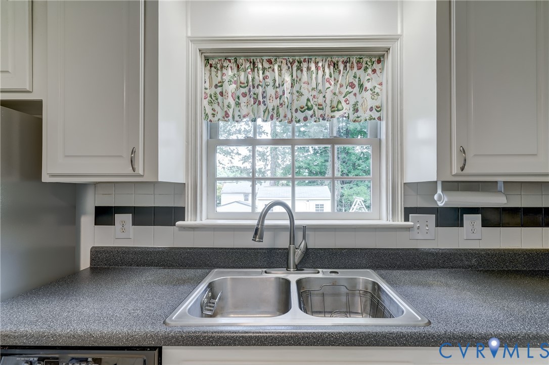9312 Ledbury Road Henrico, VA 23229 - Photo 9 of 29