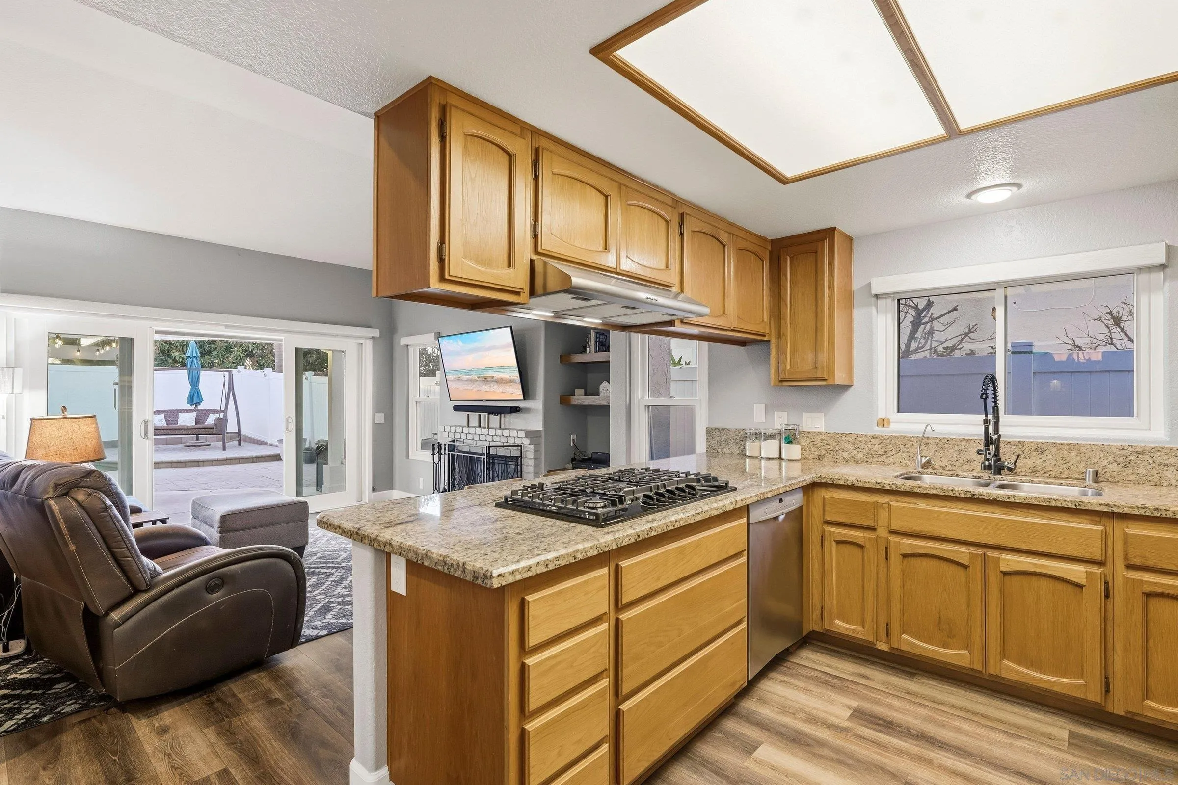 849 Muirfield Drive Oceanside, CA 92058 - Photo 7 of 36