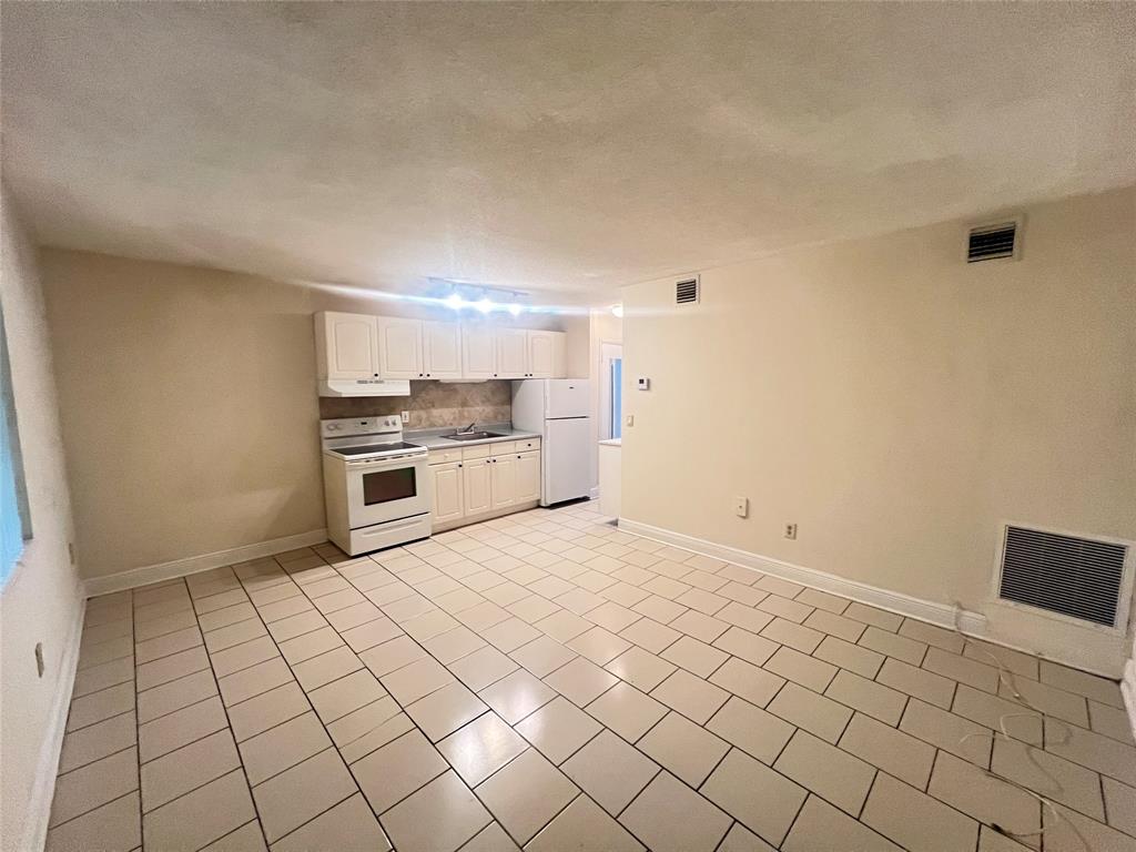 612 Northeast 29th Drive, Unit 5 Wilton Manors, FL 33334 - Photo 7 of 11