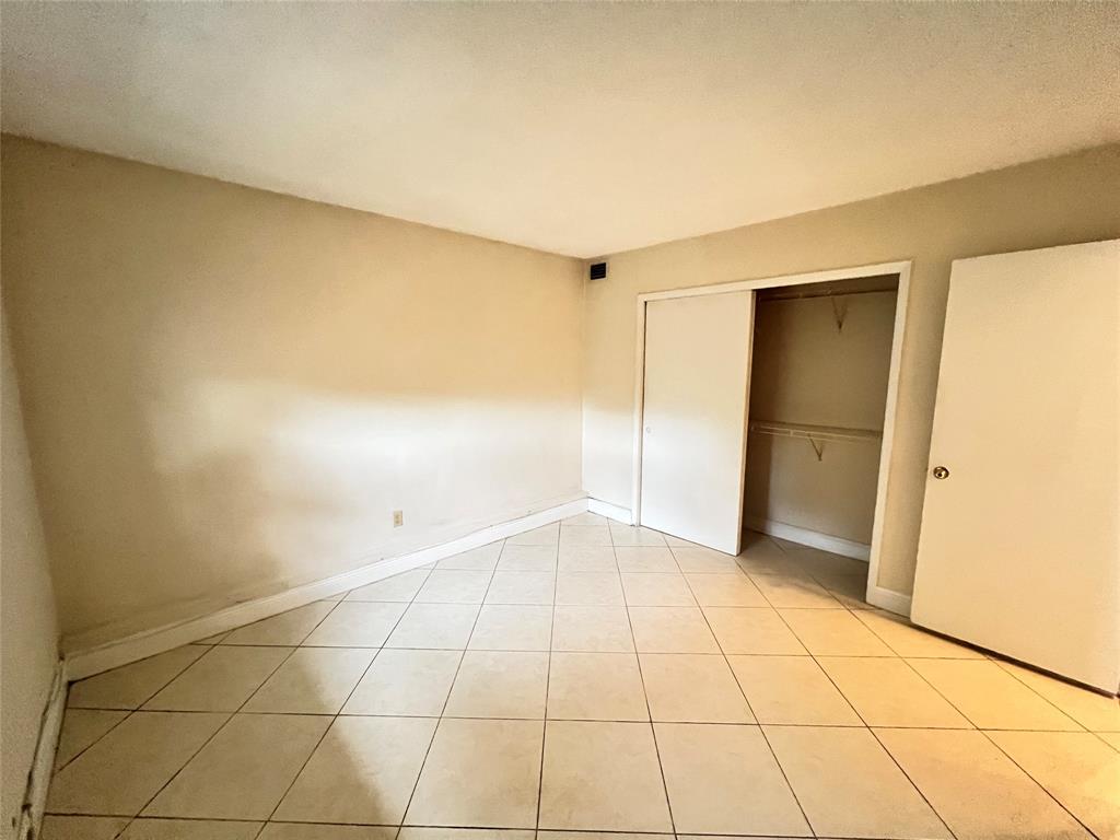 612 Northeast 29th Drive, Unit 5 Wilton Manors, FL 33334 - Photo 9 of 11