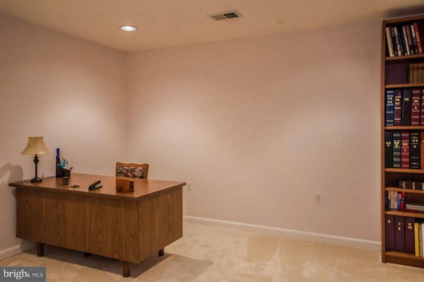 6180 Cobbs Road Alexandria, VA 22310 - Photo 16 of 21 Interior (General)