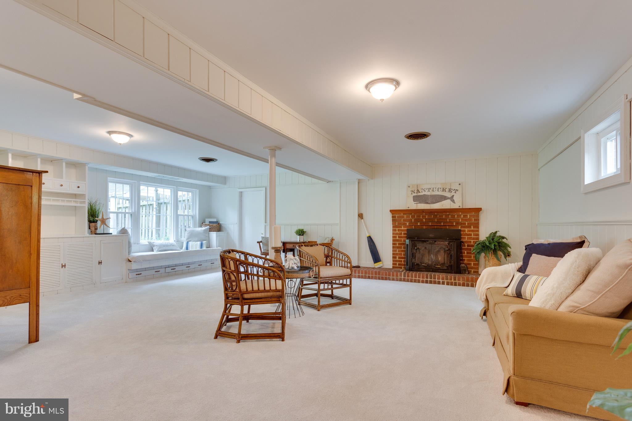 6724 Hackberry Street Springfield, VA 22150 - Photo 18 of 28 Family Room