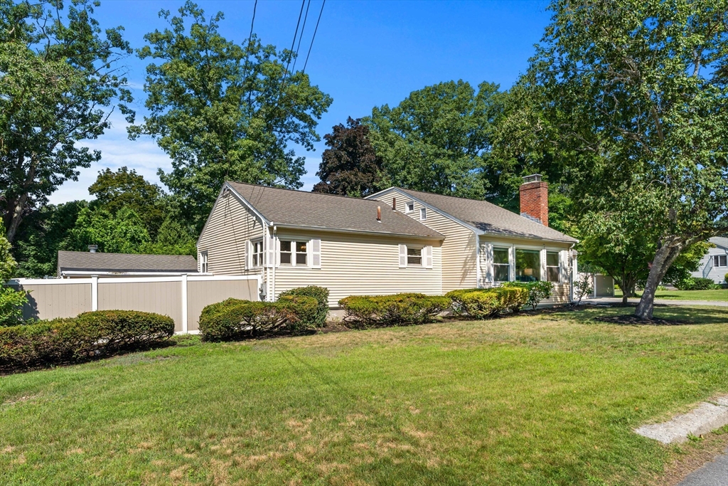 173 Florence Road Lowell, MA 01851 - Photo 2 of 42