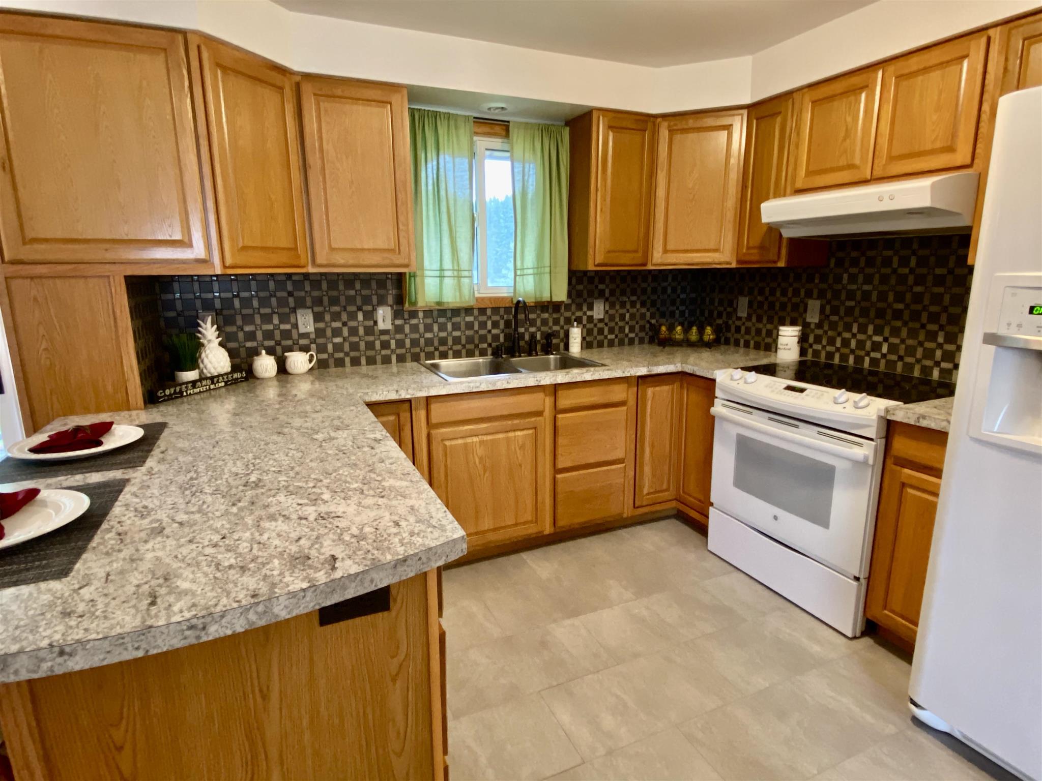 116 South Greenacres Road Greenacres, WA 99016 - Photo 2 of 27 Gallery Image 2