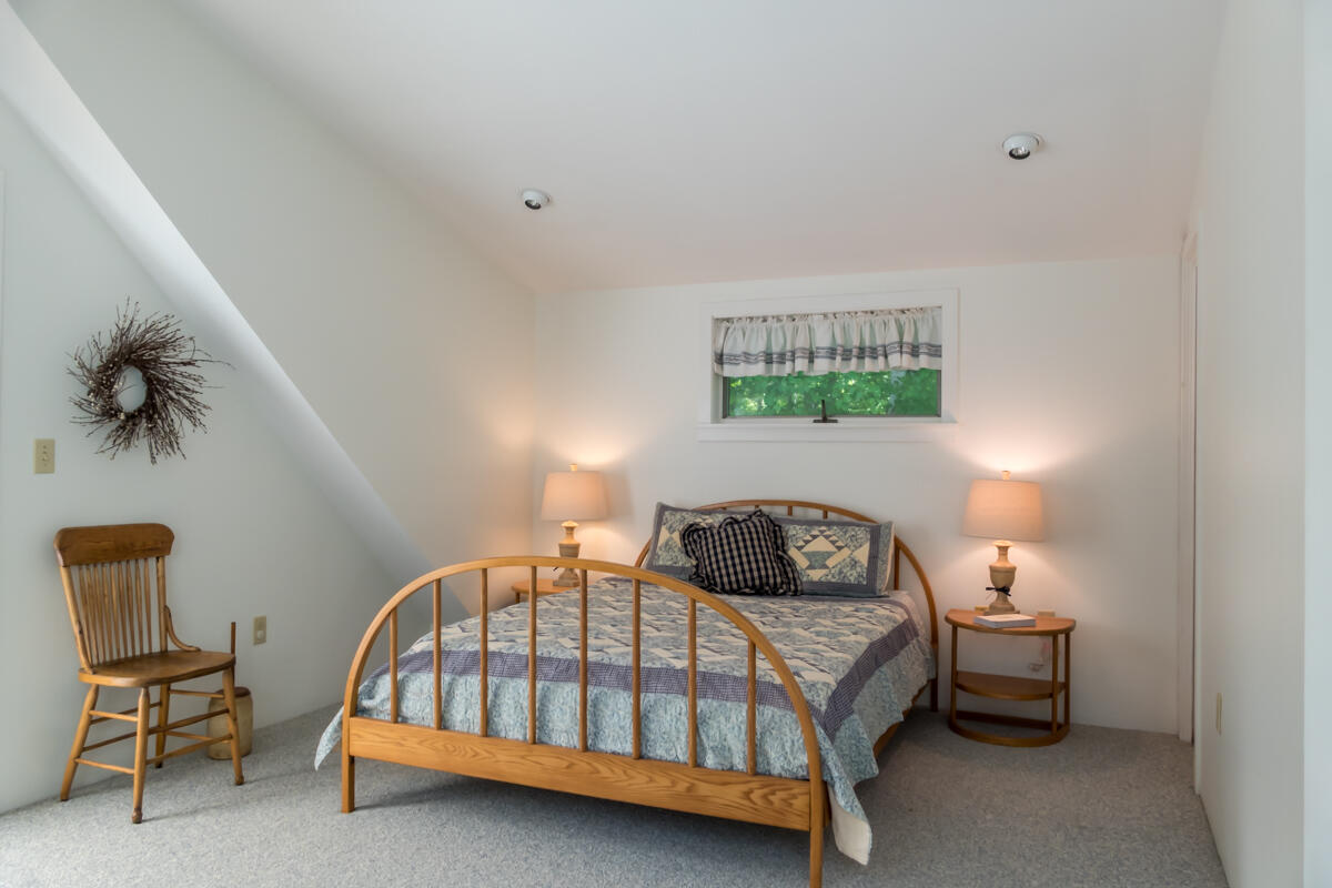 15 Cushing Briggs Road Freeport, ME 04032 - Photo 27 of 86 37-Primary bedroom suite (3 of 10)