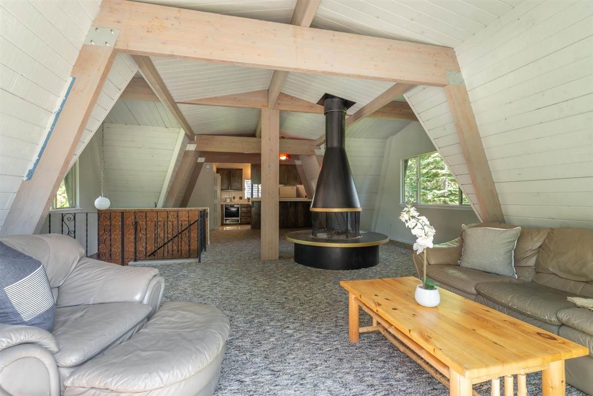 5504 Spruce Road Soda Springs, CA 95728 - Photo 5 of 21 Gallery Image 5