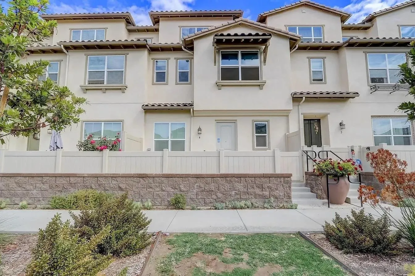 1215 Idanan Road, Unit 4 Chula Vista, CA 91913 - Photo 1 of 10 Gallery Image 1