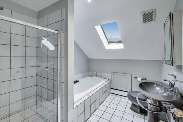 $995,000 | 1100 West Wellington Avenue, Chicago, IL 60657