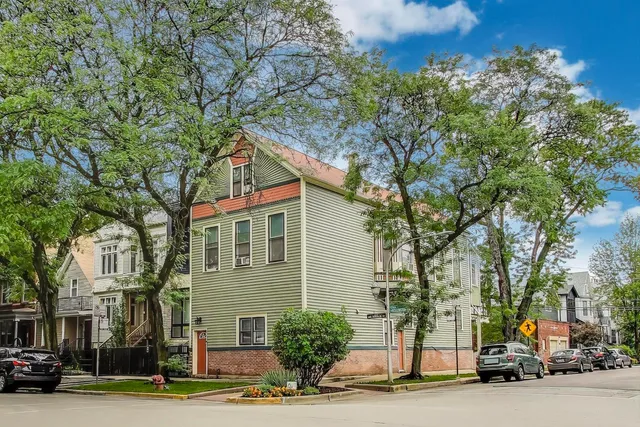 $995,000 | 1100 West Wellington Avenue, Chicago, IL 60657