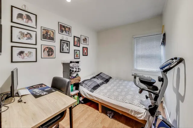 $995,000 | 1100 West Wellington Avenue, Chicago, IL 60657