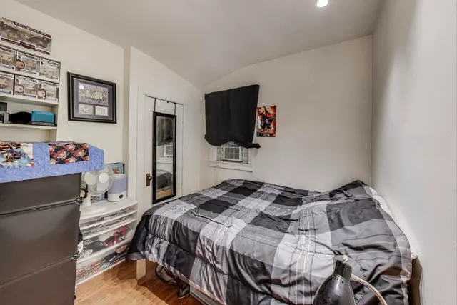 $995,000 | 1100 West Wellington Avenue, Chicago, IL 60657