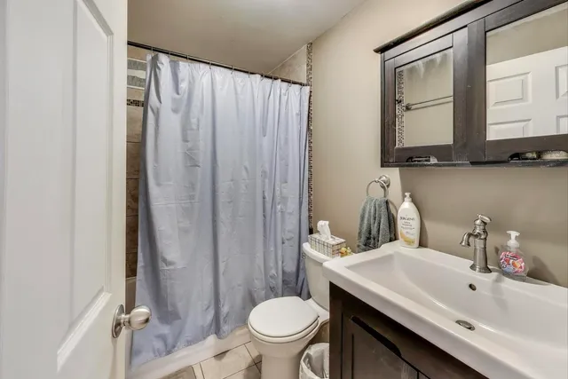 $995,000 | 1100 West Wellington Avenue, Chicago, IL 60657