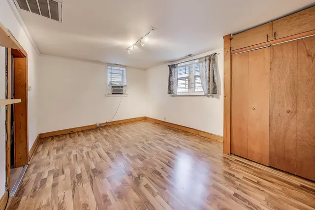 $995,000 | 1100 West Wellington Avenue, Chicago, IL 60657