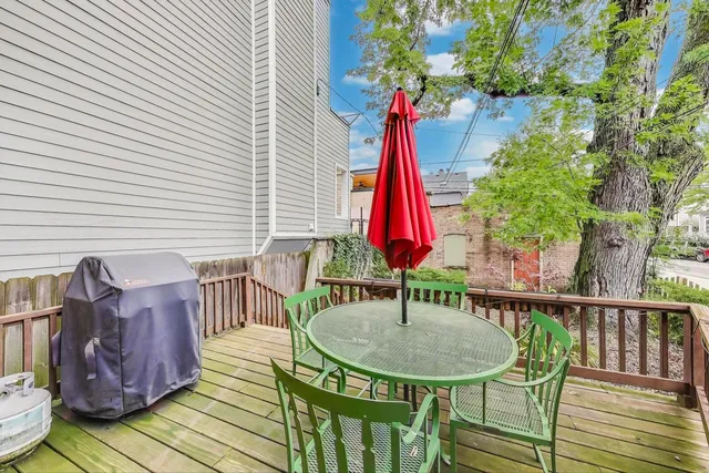 $995,000 | 1100 West Wellington Avenue, Chicago, IL 60657