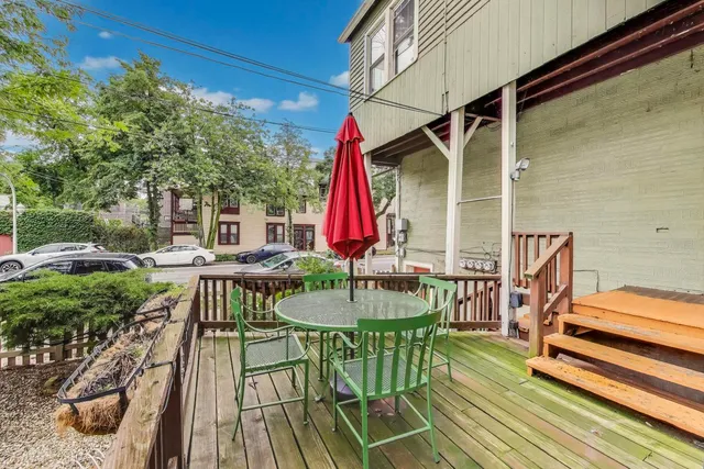 $995,000 | 1100 West Wellington Avenue, Chicago, IL 60657