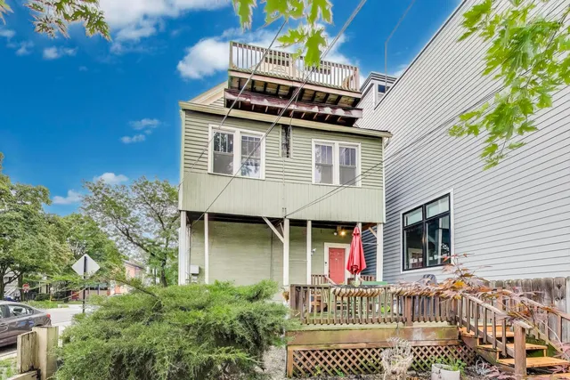 $995,000 | 1100 West Wellington Avenue, Chicago, IL 60657