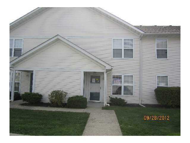 5597 Cedar Springs, Unit R Columbus, OH 43228 - Photo 2 of 10