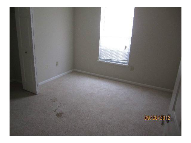 5597 Cedar Springs, Unit R Columbus, OH 43228 - Photo 4 of 10