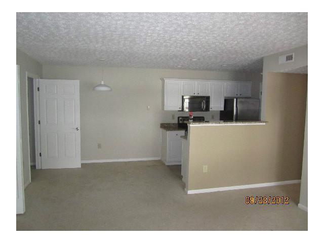 5597 Cedar Springs, Unit R Columbus, OH 43228 - Photo 6 of 10