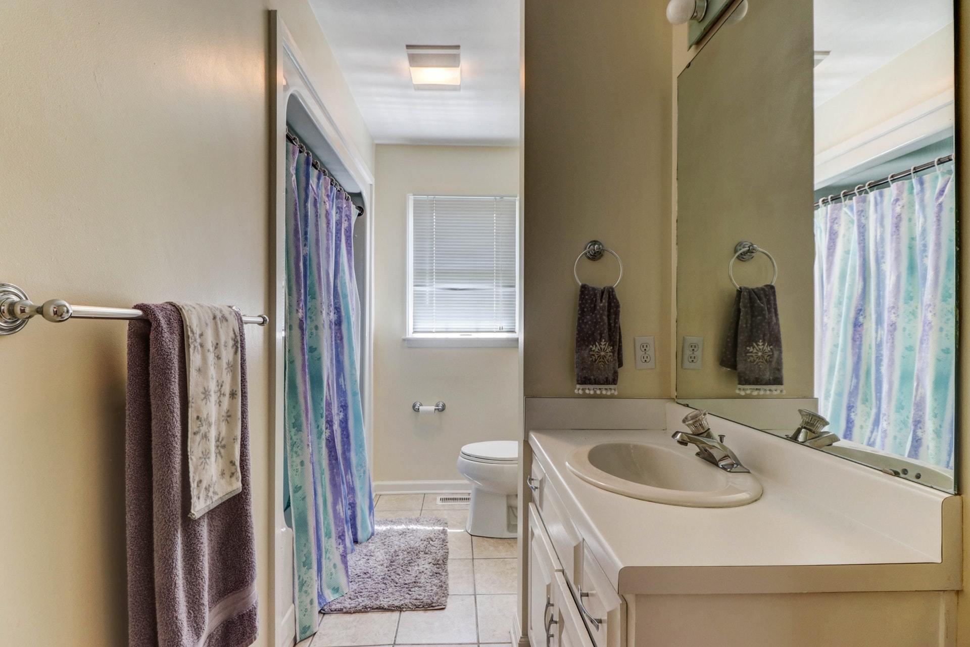 5408 Setter Road Roanoke, VA 24012 - Photo 27 of 40 Bathroom