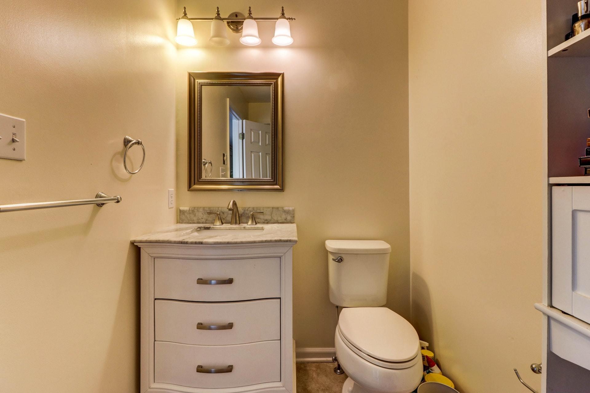 5408 Setter Road Roanoke, VA 24012 - Photo 33 of 40 Bathroom