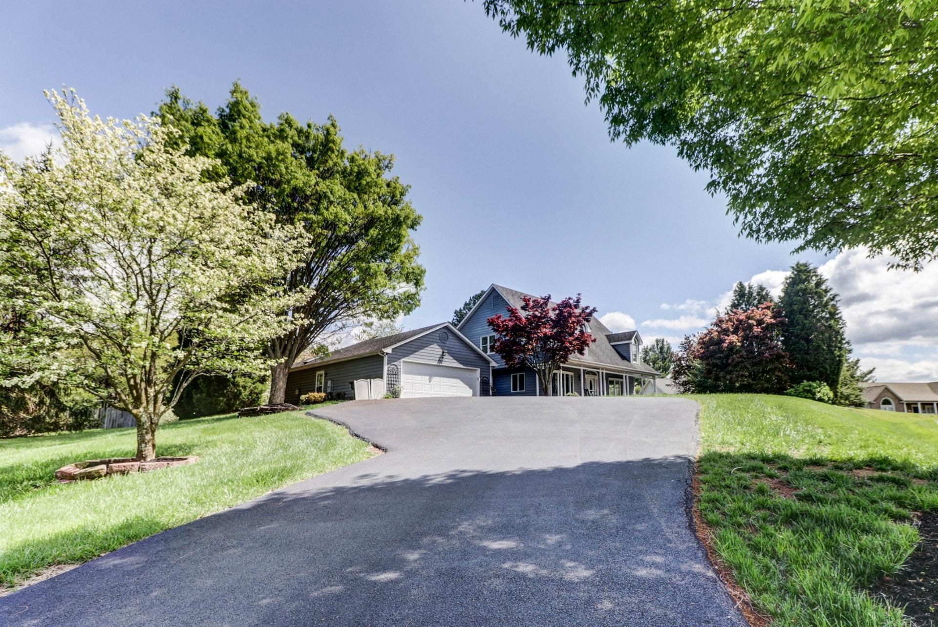 5408 Setter Road Roanoke, VA 24012 - Photo 37 of 40 Driveway