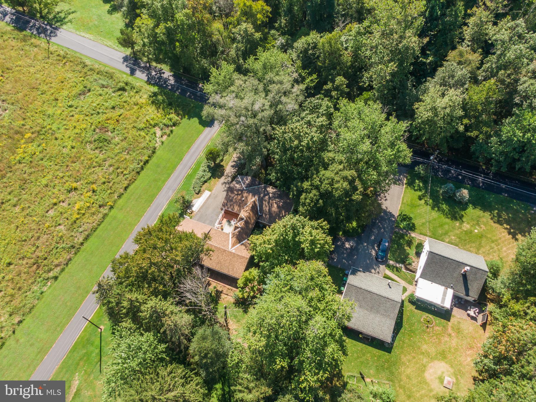 2476 Hopewell Road Elverson, PA 19520 - Photo 11 of 47 Gallery Image 11