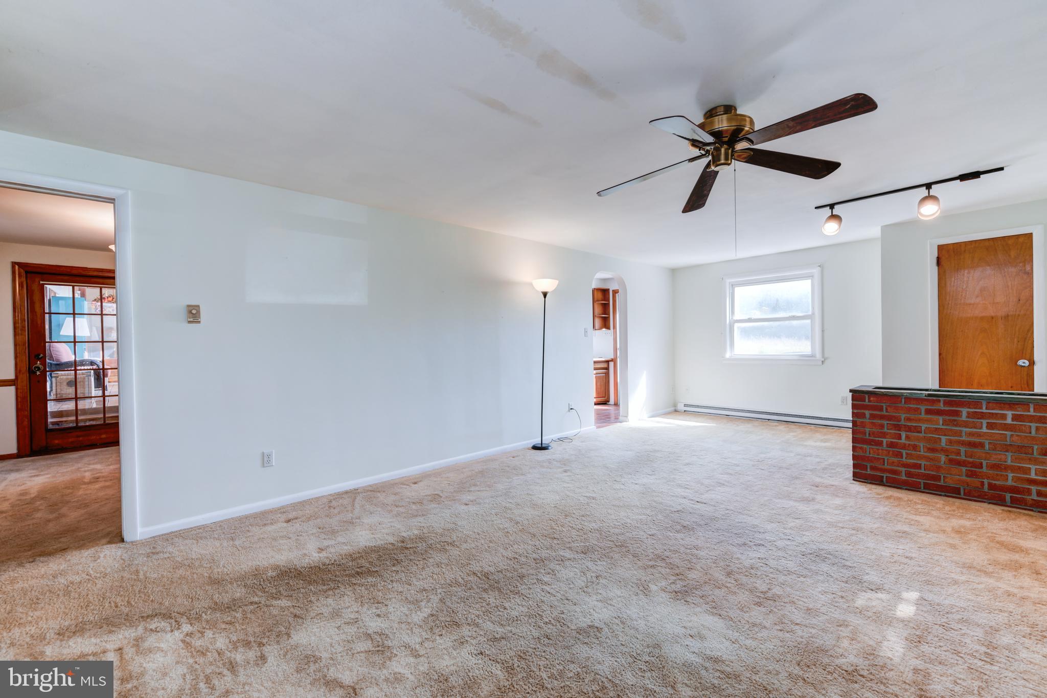 2476 Hopewell Road Elverson, PA 19520 - Photo 14 of 47 Living Room