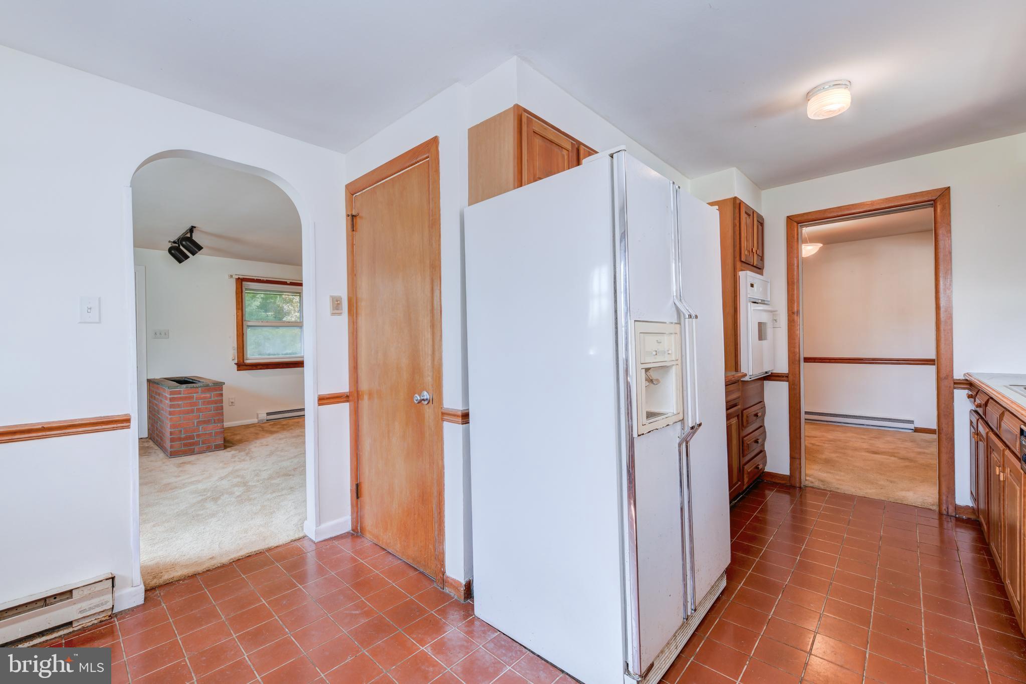 2476 Hopewell Road Elverson, PA 19520 - Photo 19 of 47 Kitchen w. Tiled Flooring