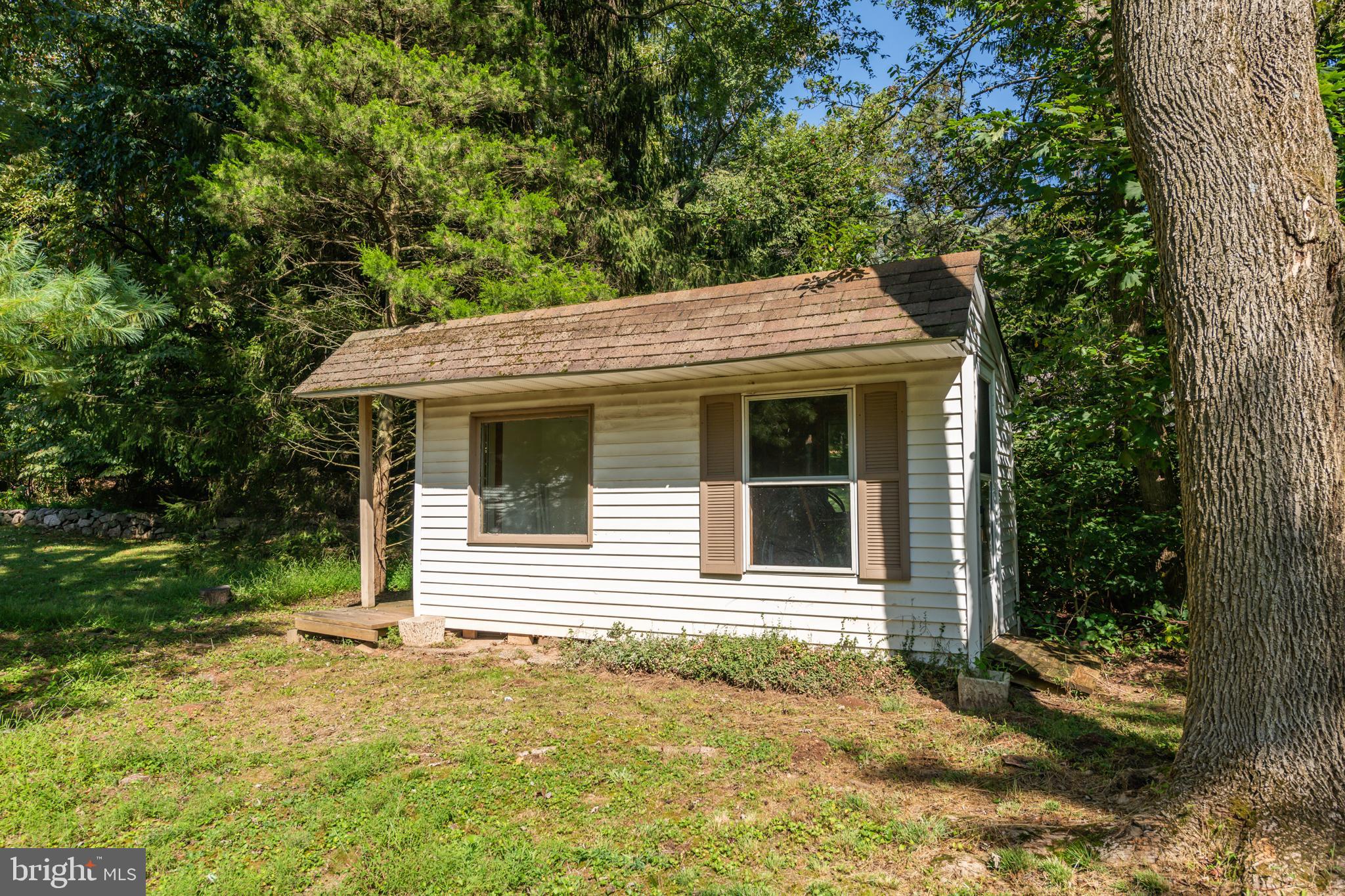 2476 Hopewell Road Elverson, PA 19520 - Photo 40 of 47 Storage & Play Shed