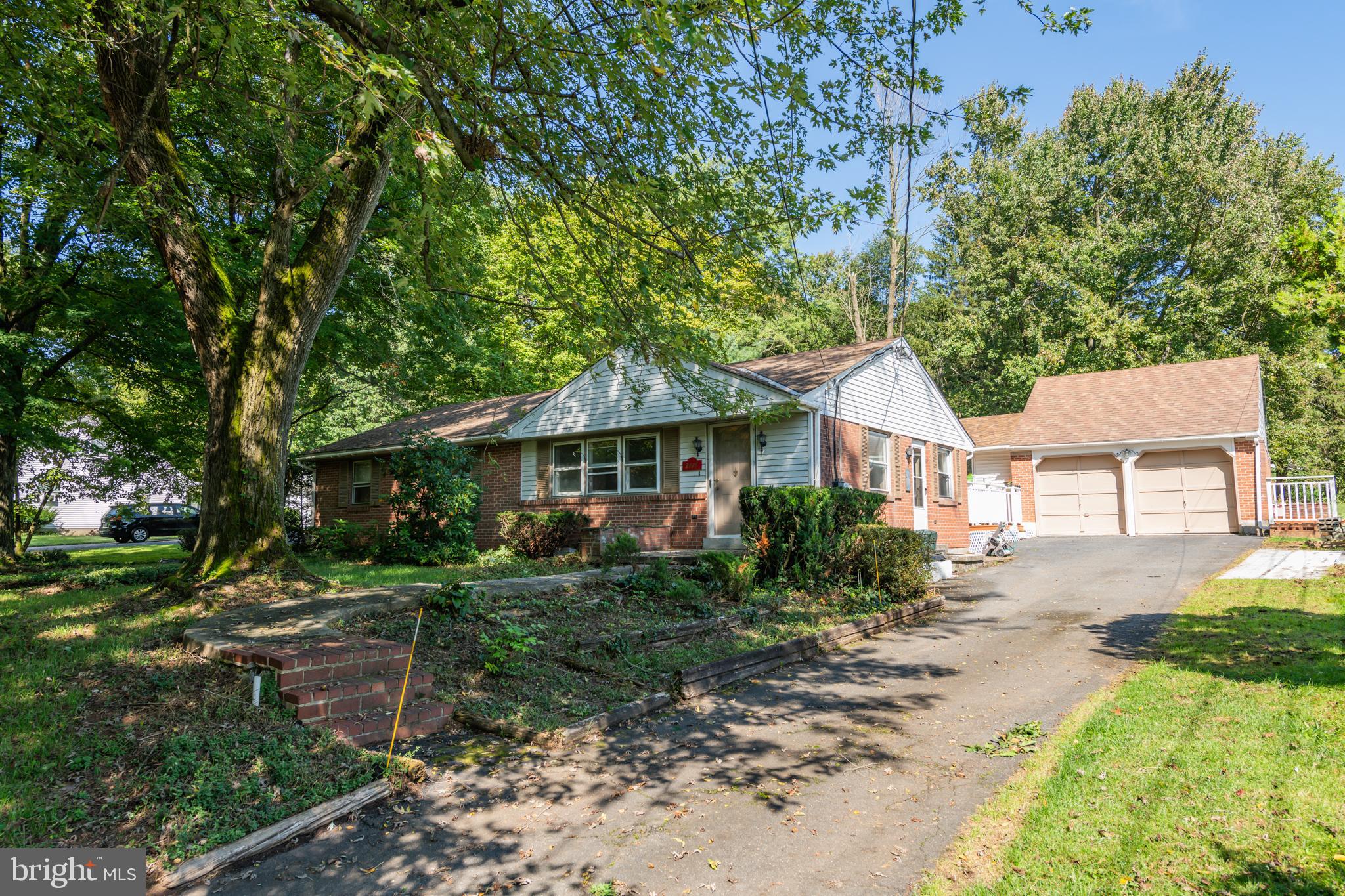 2476 Hopewell Road Elverson, PA 19520 - Photo 4 of 47 Gallery Image 4