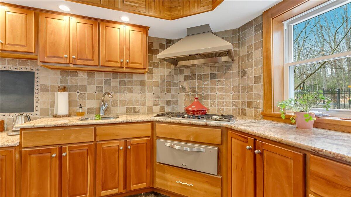 160 Long Road Canadensis, PA 18325 - Photo 23 of 108 High End Appliances