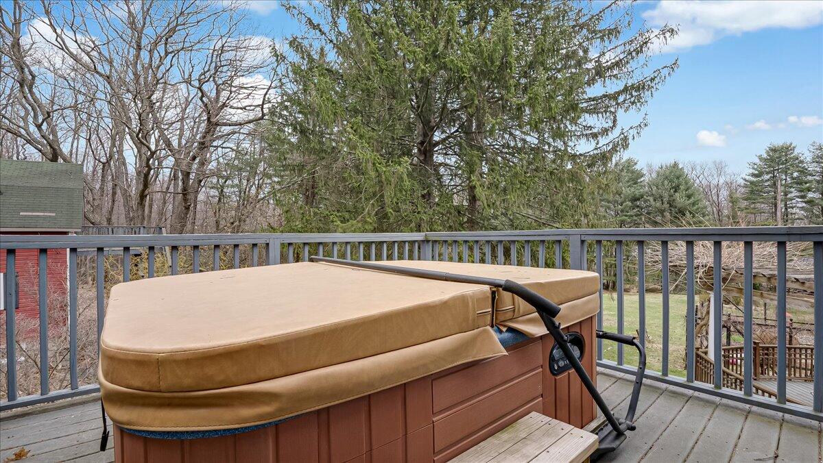 160 Long Road Canadensis, PA 18325 - Photo 47 of 108 Private Hottub
