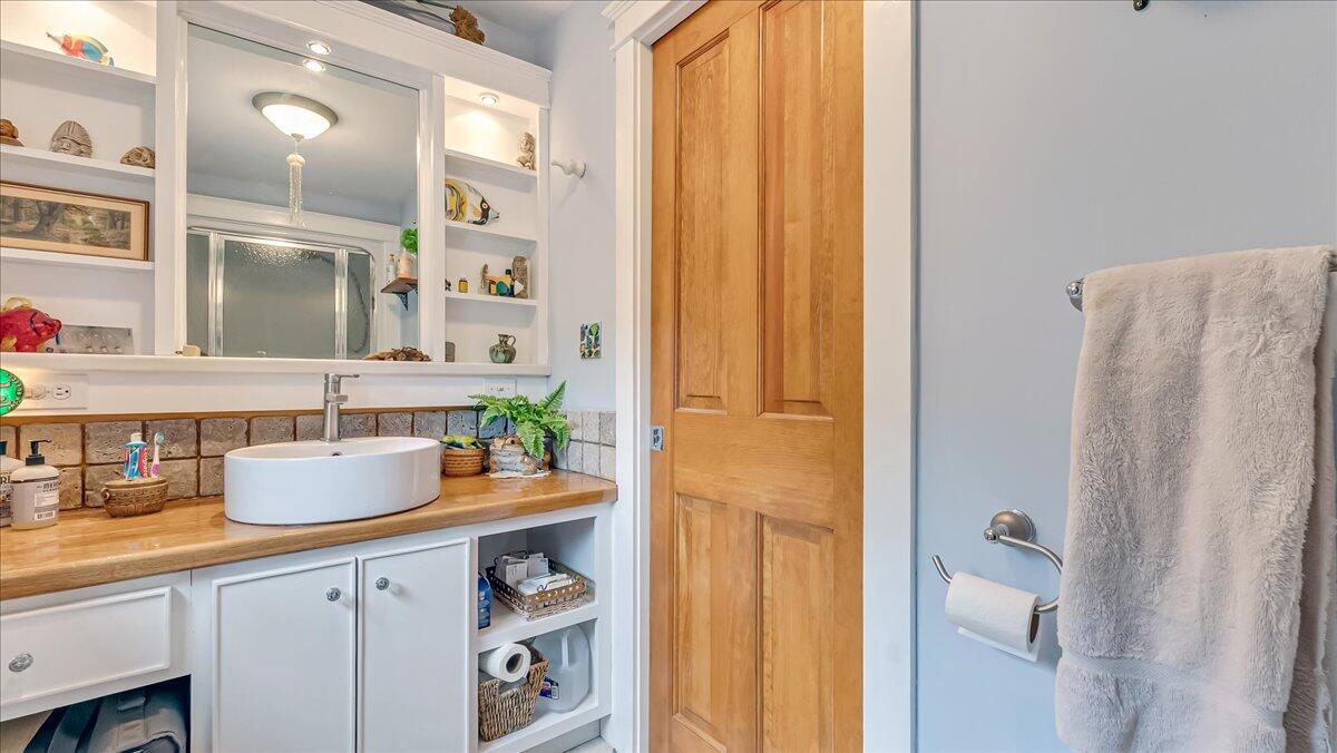 160 Long Road Canadensis, PA 18325 - Photo 56 of 108 Full Bath
