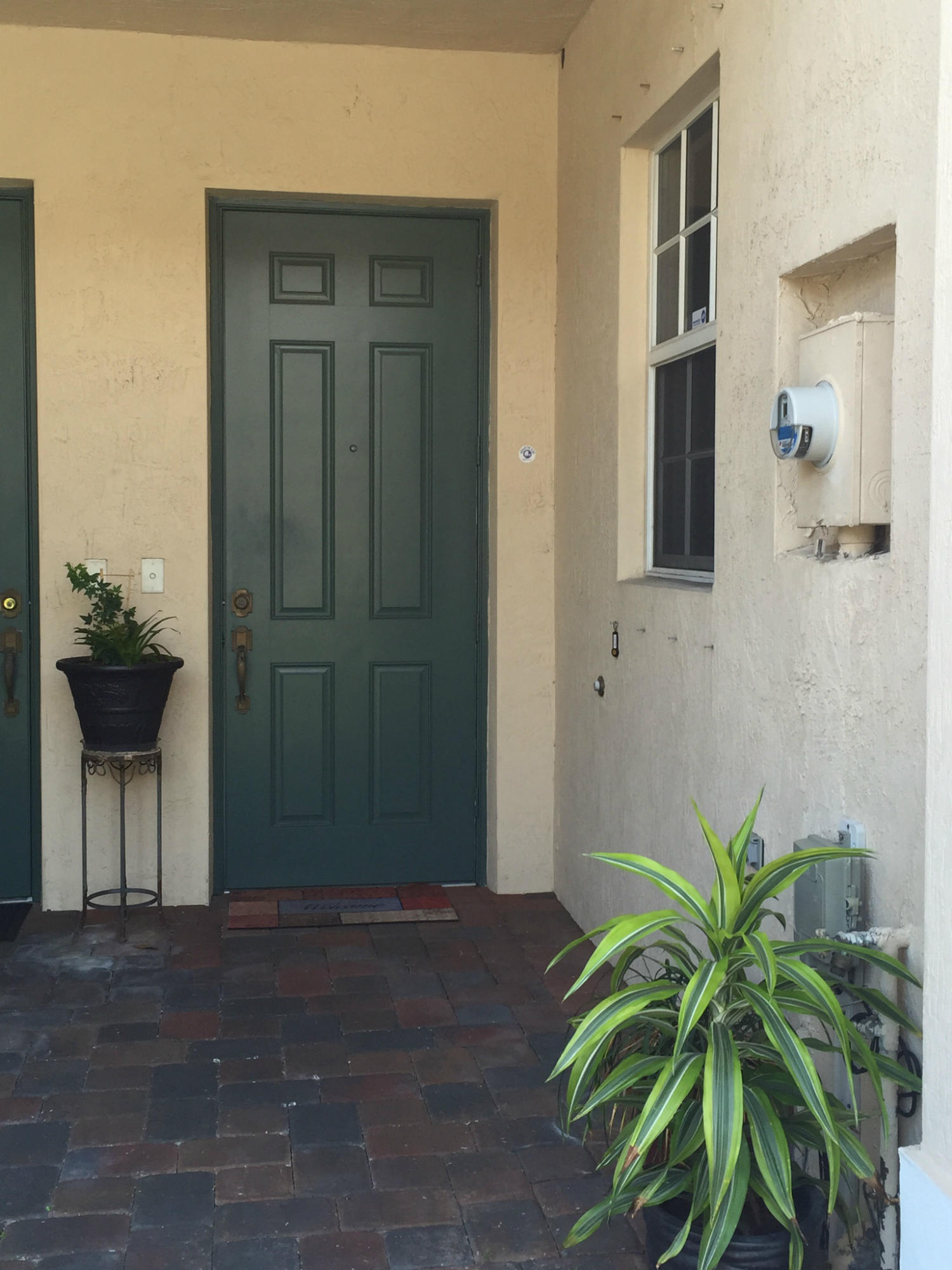 44 Lancaster Road Boynton Beach, FL 33426 - Photo 3 of 28 front door