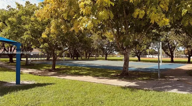 a view of a tennis court