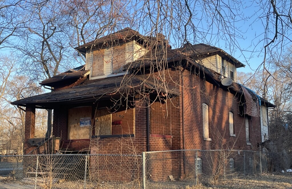 302 East 134th Street Chicago, IL 60827 - Photo 3 of 5