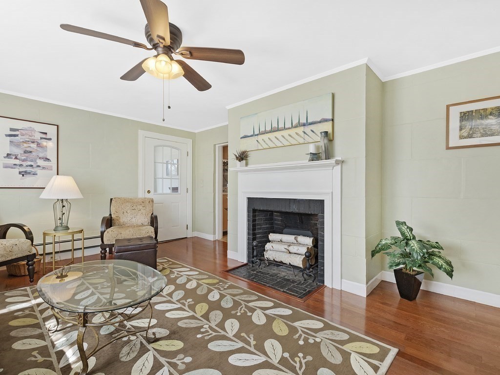 4 Edwin Road Waltham, MA 02453 - Photo 12 of 36 Gallery Image 12