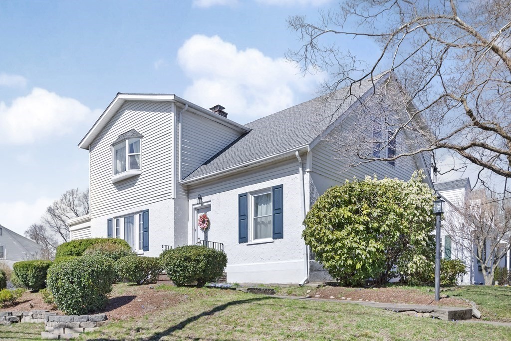 4 Edwin Road Waltham, MA 02453 - Photo 2 of 36 Gallery Image 2