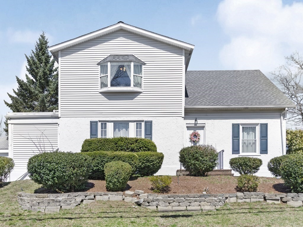 4 Edwin Road Waltham, MA 02453 - Photo 3 of 36 Gallery Image 3