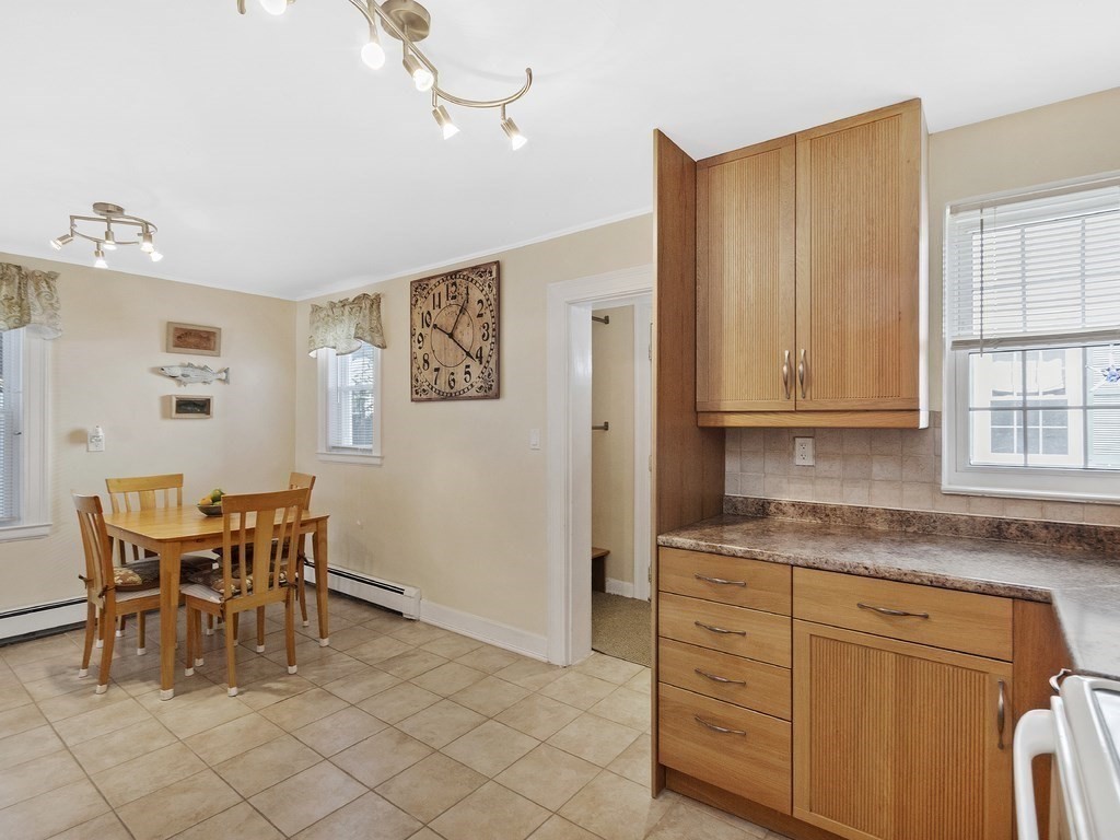 4 Edwin Road Waltham, MA 02453 - Photo 9 of 36 Gallery Image 9