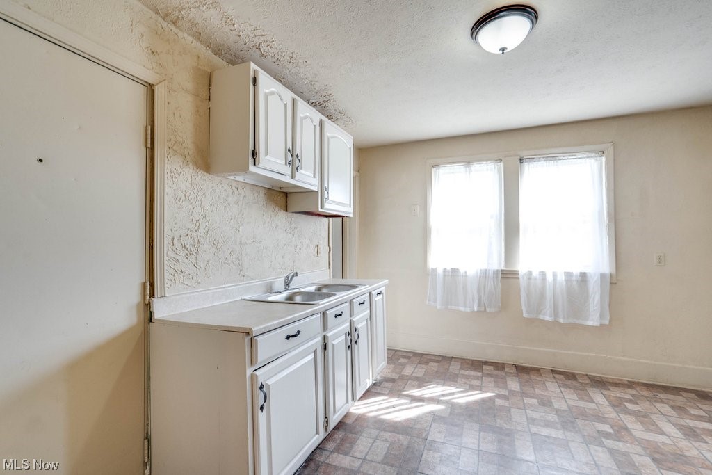 3595 Kimmel Road Cleveland, OH 44105 - Photo 18 of 29 Gallery Image 18