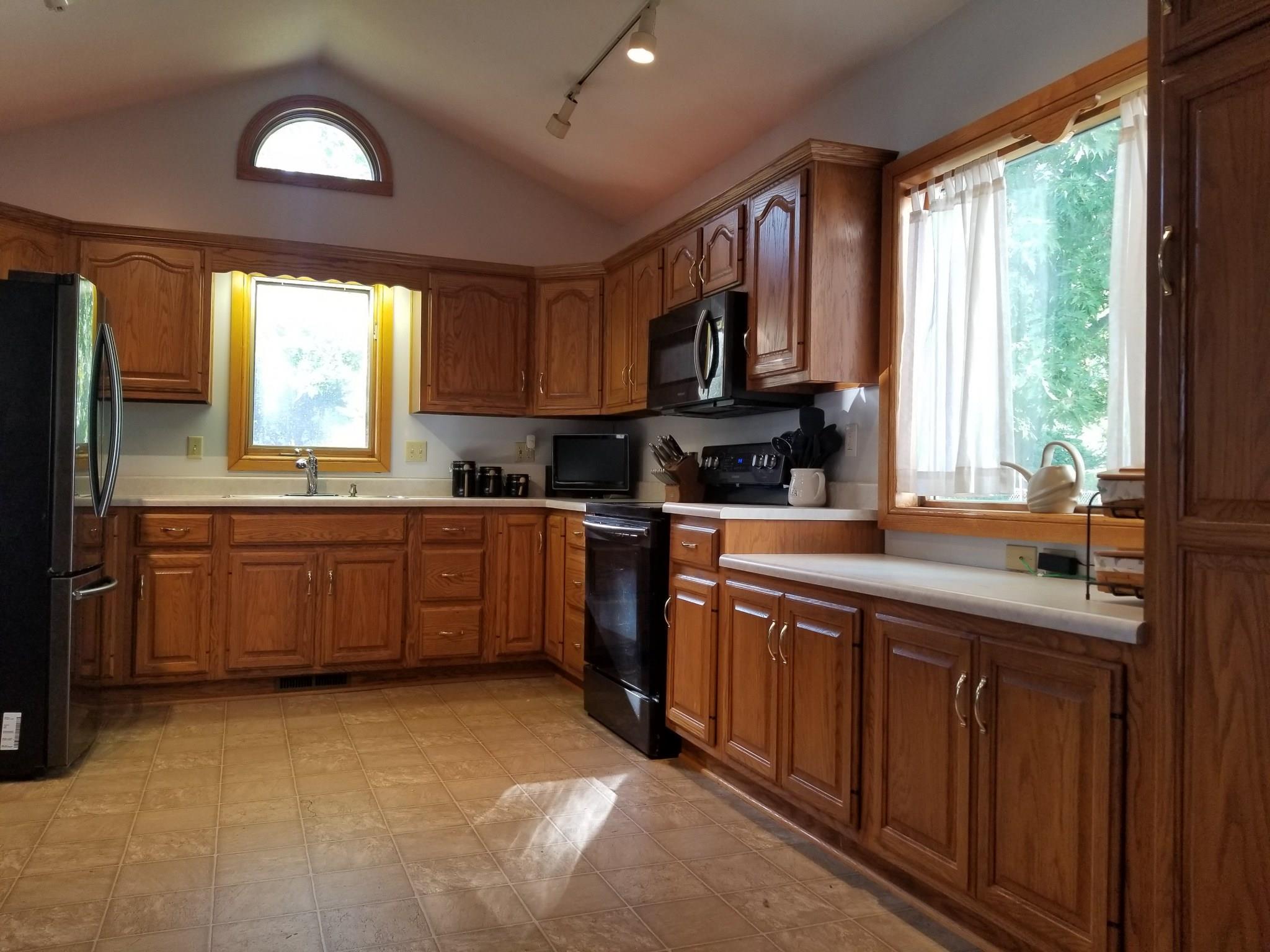 3824 East Yoder Road Fort Wayne, IN 46819 - Photo 2 of 18